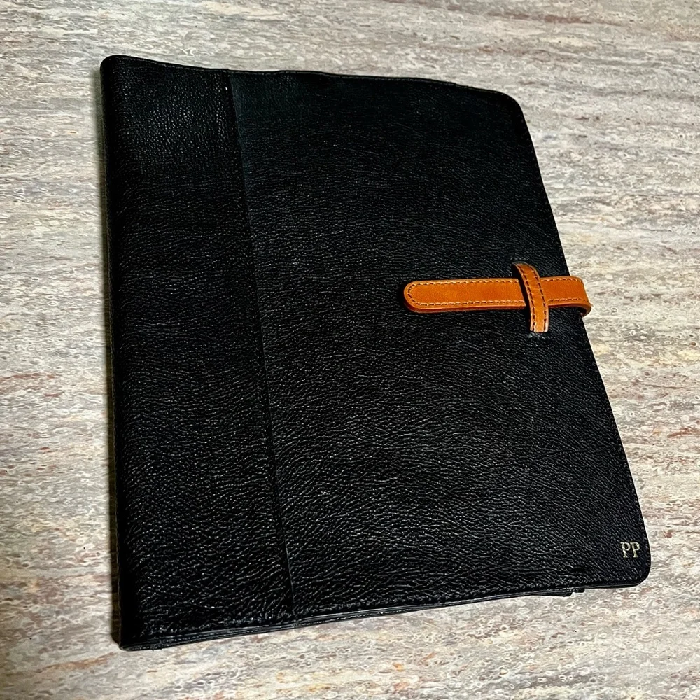 Mark & Graham pebble grain leather sleeve with many compartments